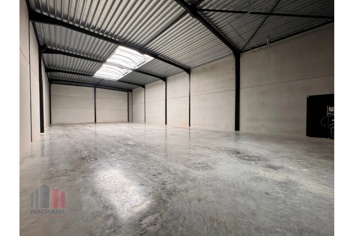 Handelszaak te  koop in Roeselare 8800 504540.00€  slaapkamers 376.00m² - Zoekertje 716913