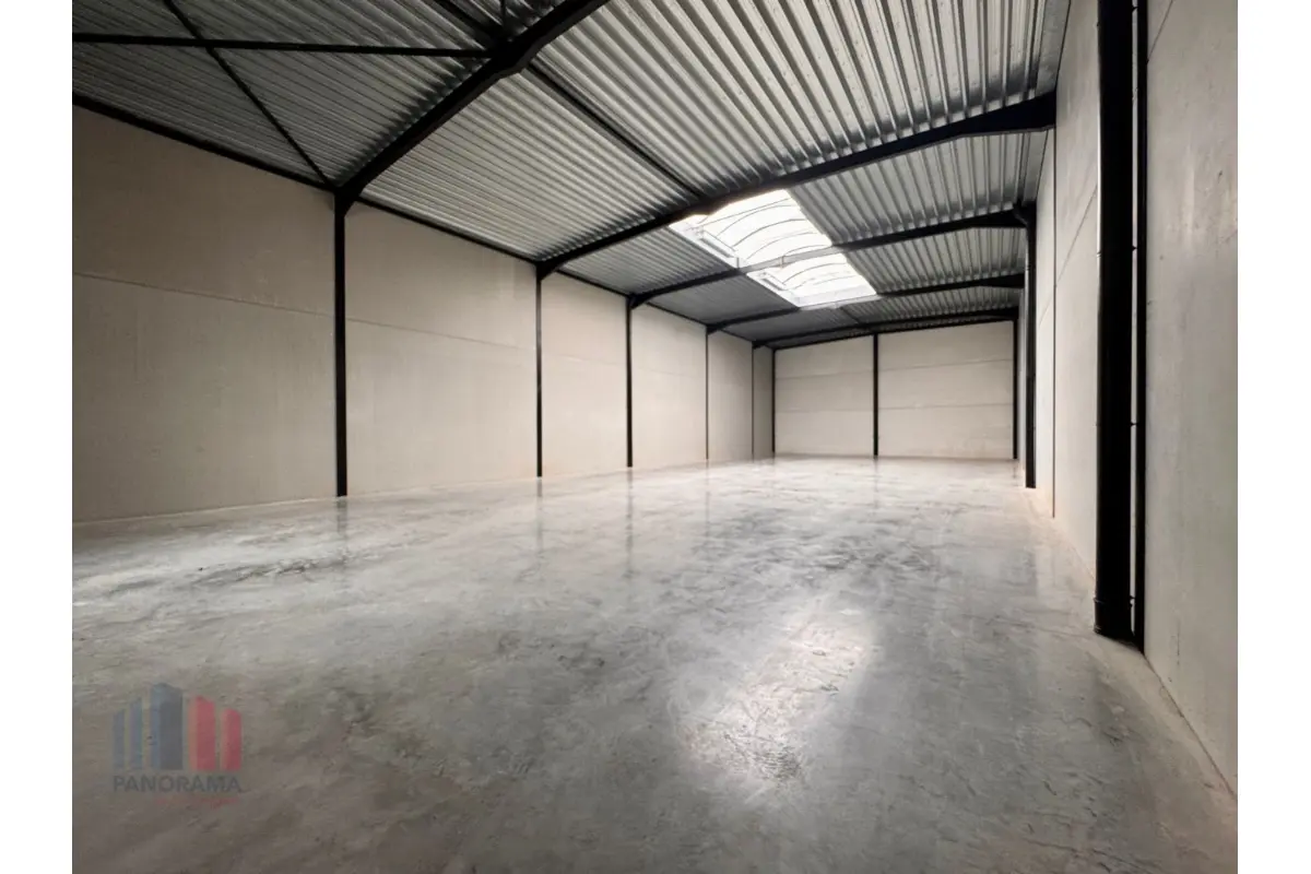 Handelszaak te  koop in Roeselare 8800 280500.00€  slaapkamers 185.00m² - Zoekertje 716915