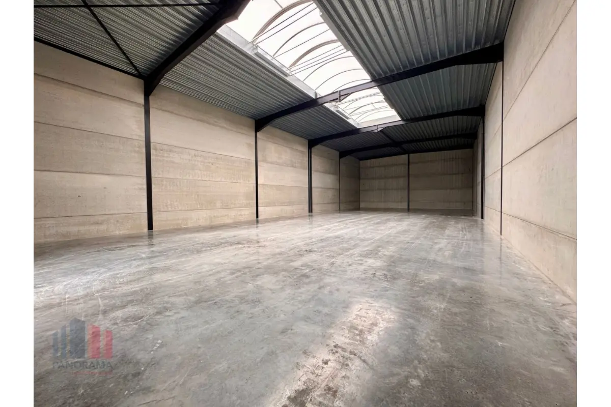 Handelszaak te  koop in Roeselare 8800 531120.00€  slaapkamers 393.00m² - Zoekertje 716912