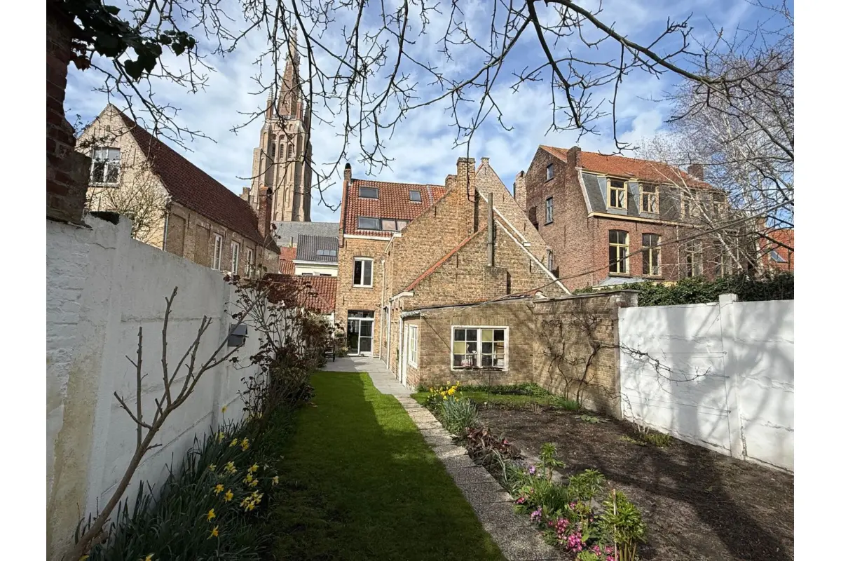 Huis te  koop in Brugge 8000 580000.00€ 6 slaapkamers 208.00m² - Zoekertje 716906