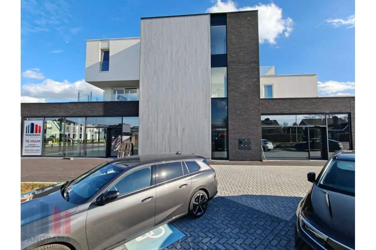 Handelszaak te  huur in Zedelgem 8210 5000.00€  slaapkamers 503.00m² - Zoekertje 716995
