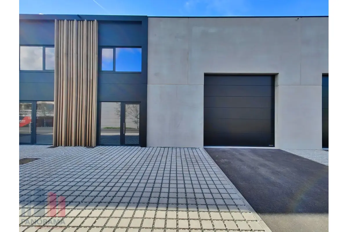 Handelszaak te  huur in Oudenburg 8460 1370.00€  slaapkamers 274.00m² - Zoekertje 717861