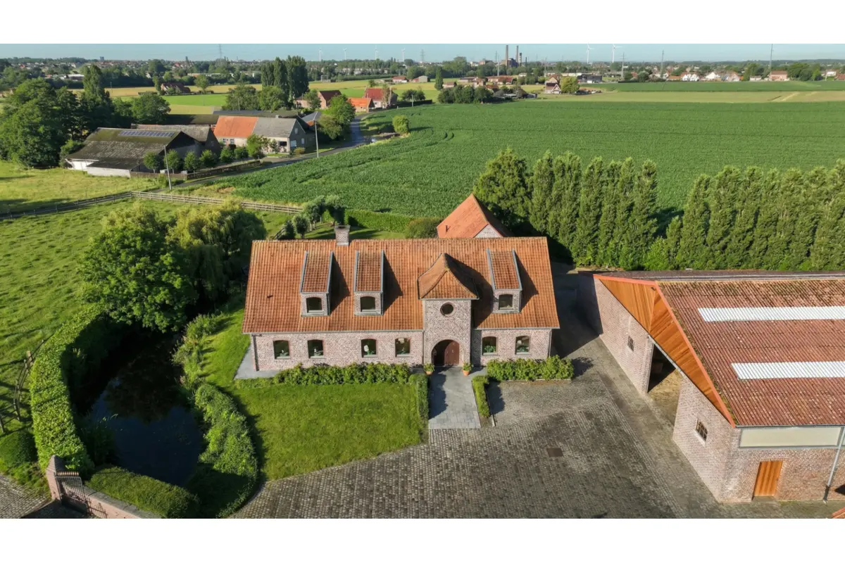 Huis te  in Zwevegem 8550 2200000.00€ 5 slaapkamers 301.00m² - Zoekertje 717173