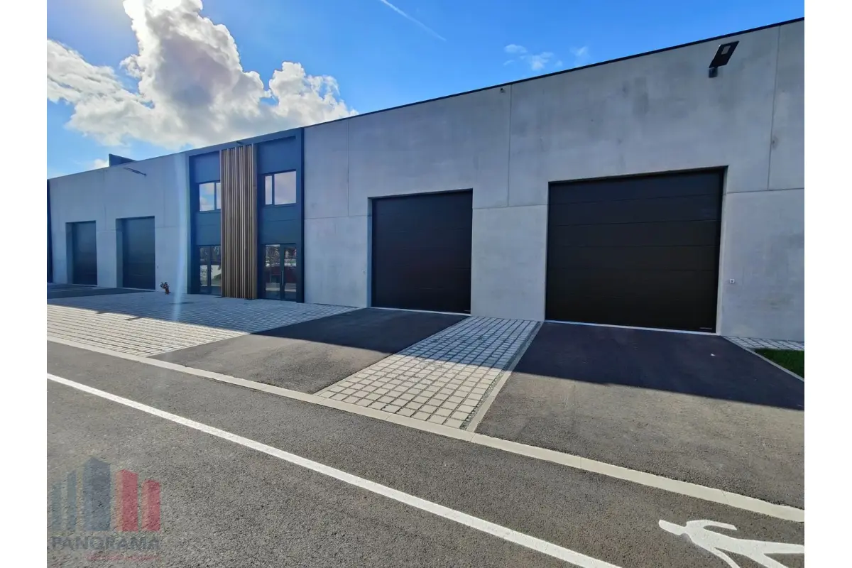 Handelszaak te  huur in Oudenburg 8460 1400.00€  slaapkamers 280.00m² - Zoekertje 717859