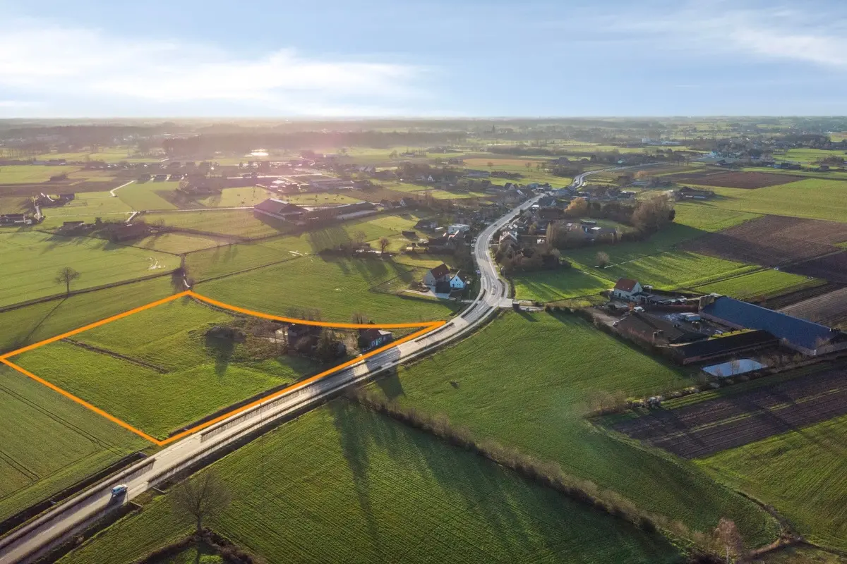 Handelszaak te  koop in Oostkamp 8020 599000.00€ 3 slaapkamers 141.00m² - Zoekertje 718189