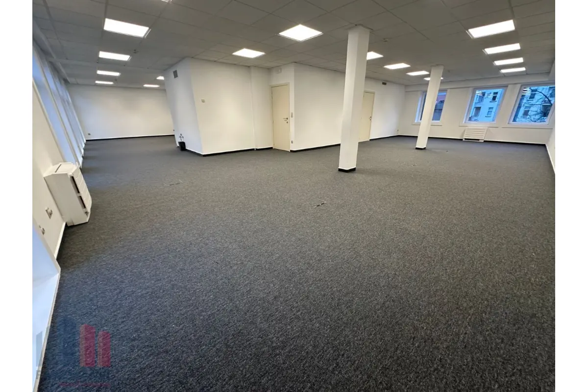 Handelszaak te  huur in Kortrijk 8500 1390.00€  slaapkamers 167.00m² - Zoekertje 719170