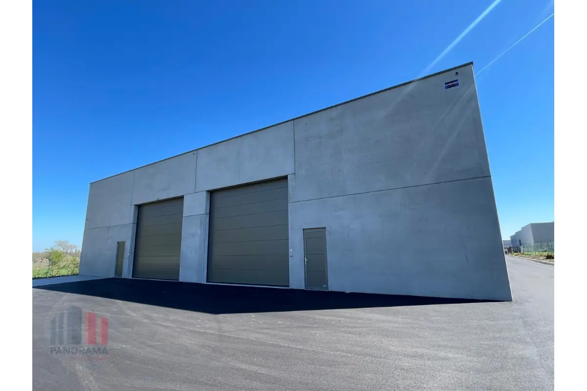 Handelszaak te  koop in Aartrijke 8211 374755.00€  slaapkamers 256.00m² - Zoekertje 719136