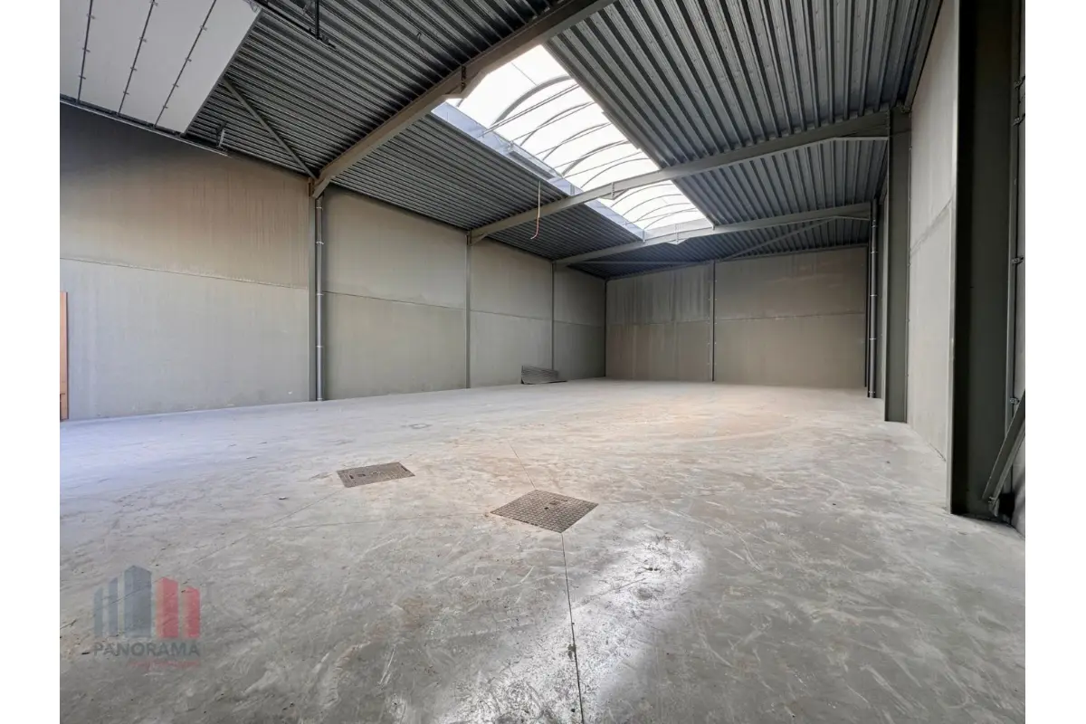 Handelszaak te  koop in Aartrijke 8211 374755.00€  slaapkamers 256.00m² - Zoekertje 719136