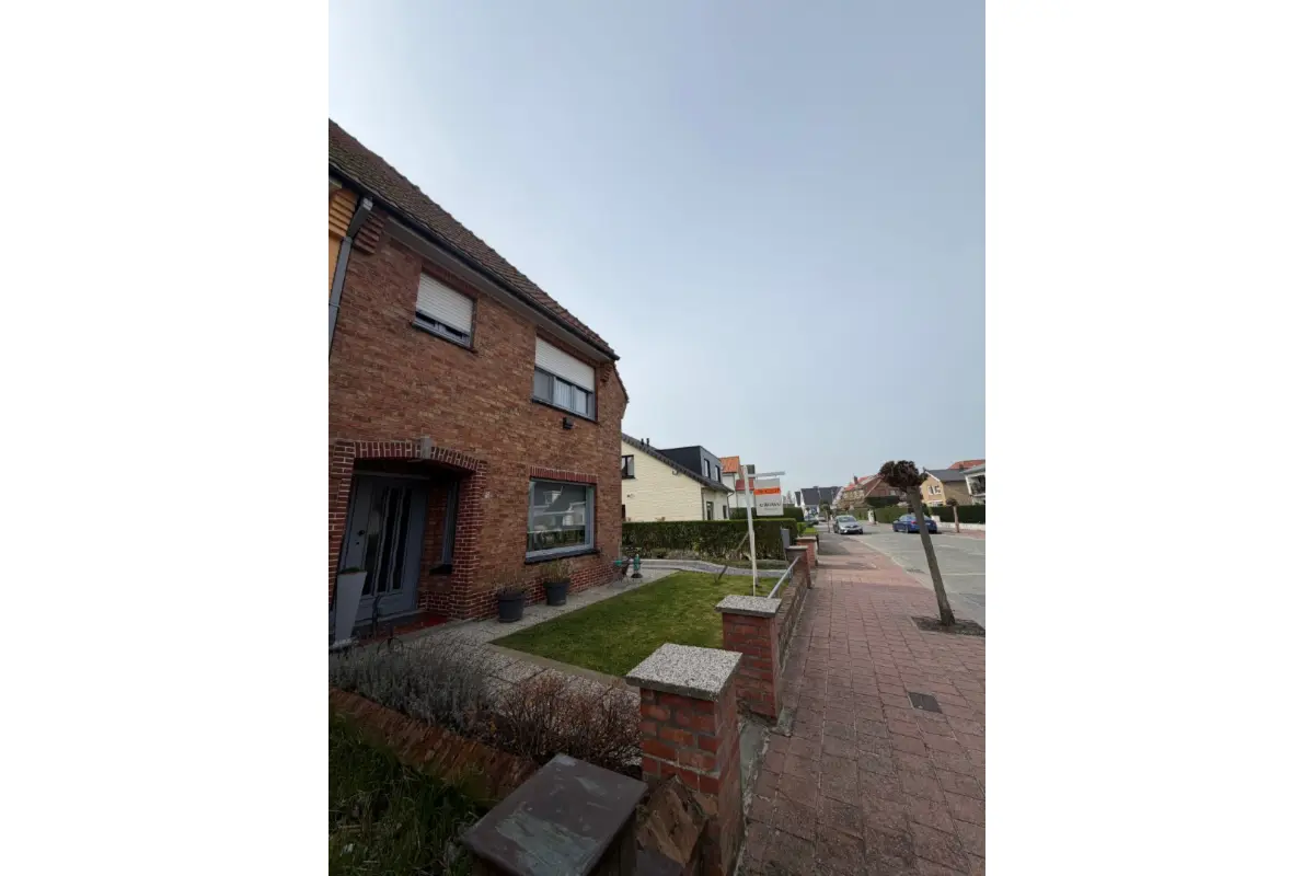 Huis te  koop in Heist-aan-Zee 8301 585000.00€ 3 slaapkamers m² - Zoekertje 719117