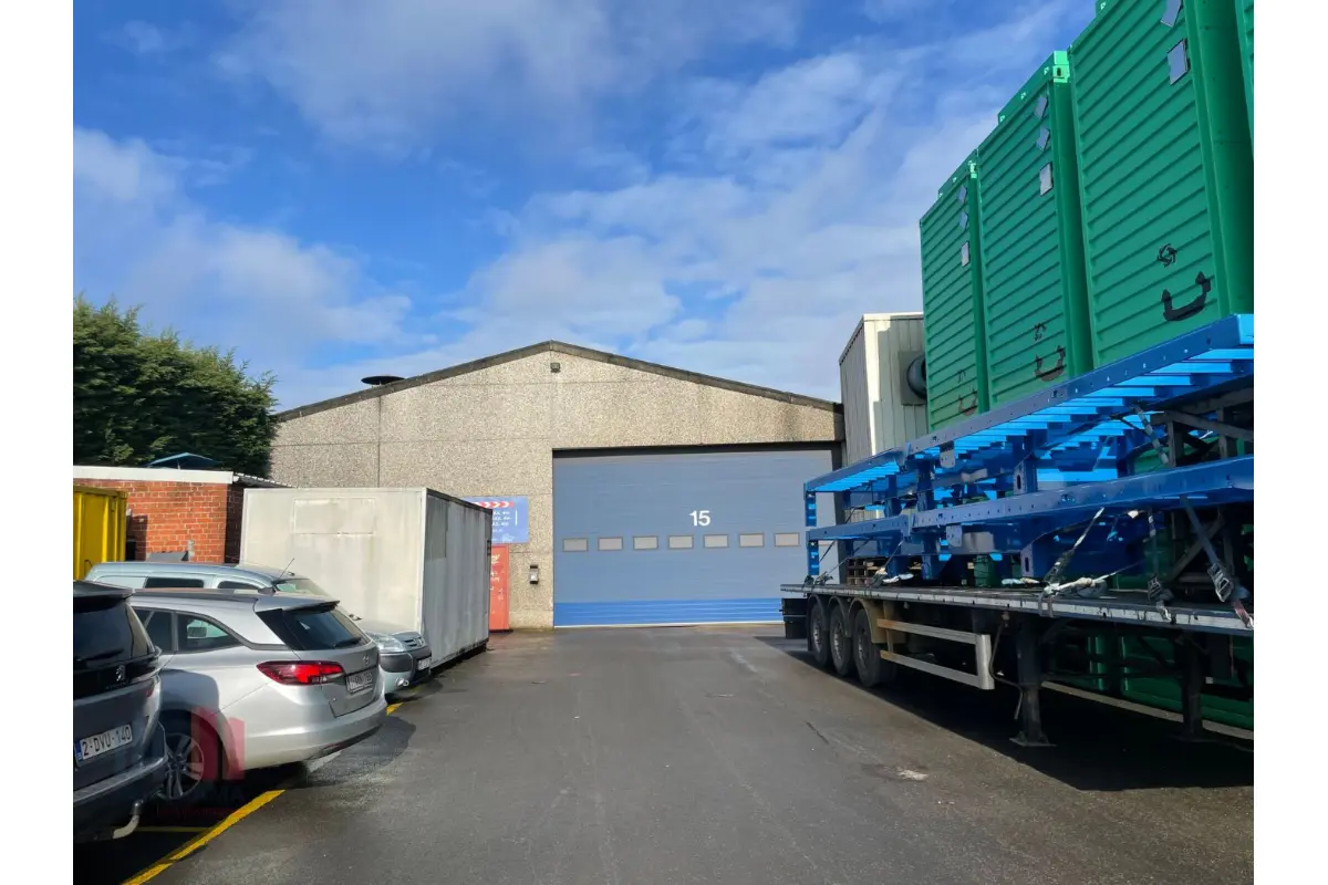 Handelszaak te  huur in Hooglede 8830 7360.00€  slaapkamers 2350.00m² - Zoekertje 720040