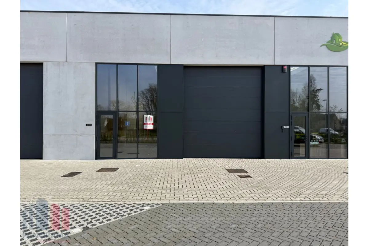 Handelszaak te  huur in Dentergem 8720 1270.00€  slaapkamers 305.00m² - Zoekertje 720010