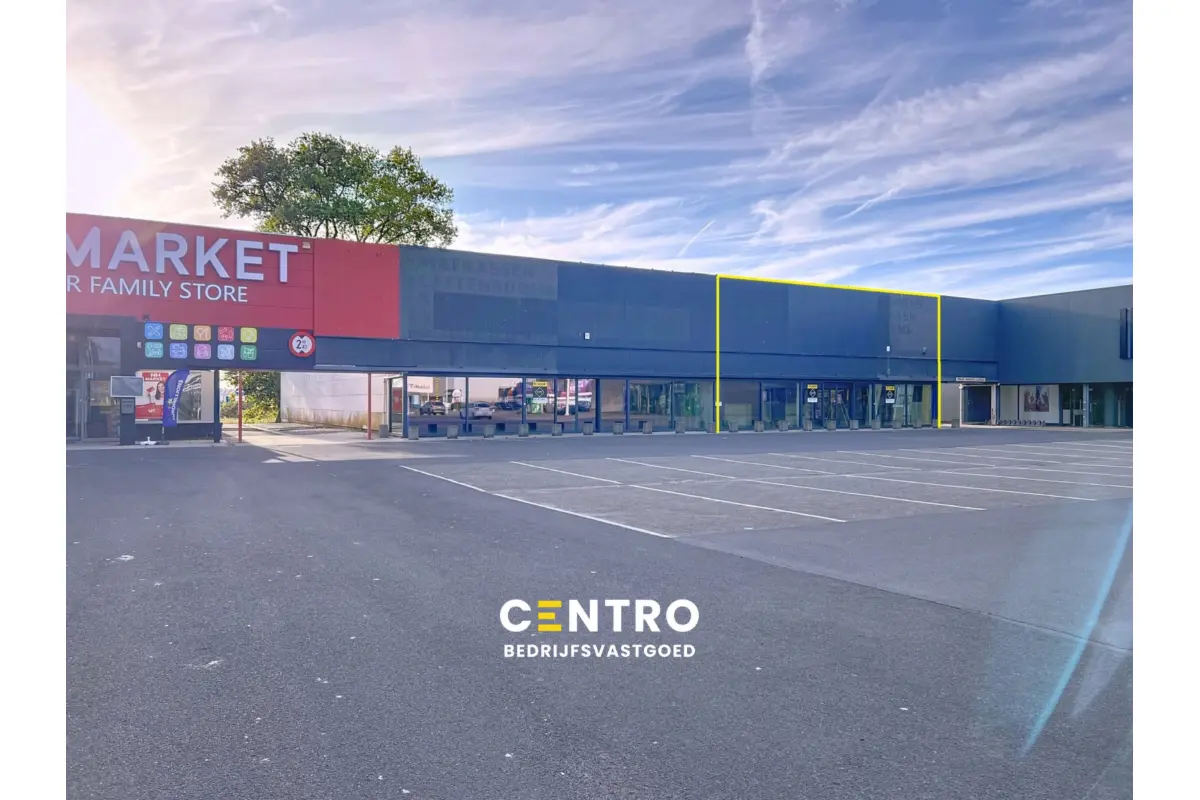 Handelszaak te  huur in Roeselare 8800 0.00€  slaapkamers 416.00m² - Zoekertje 720900
