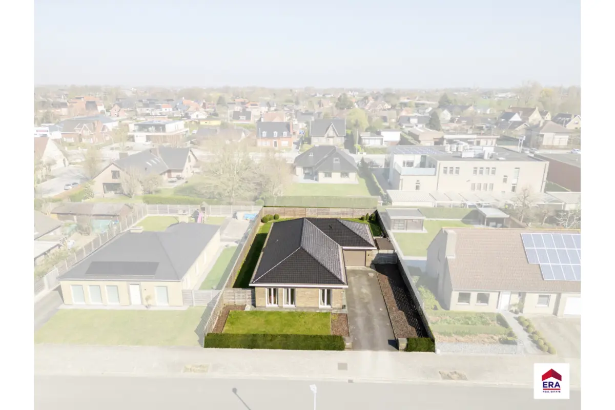 Huis te  koop in Oostrozebeke 8780 390000.00€ 3 slaapkamers 180.00m² - Zoekertje 720353