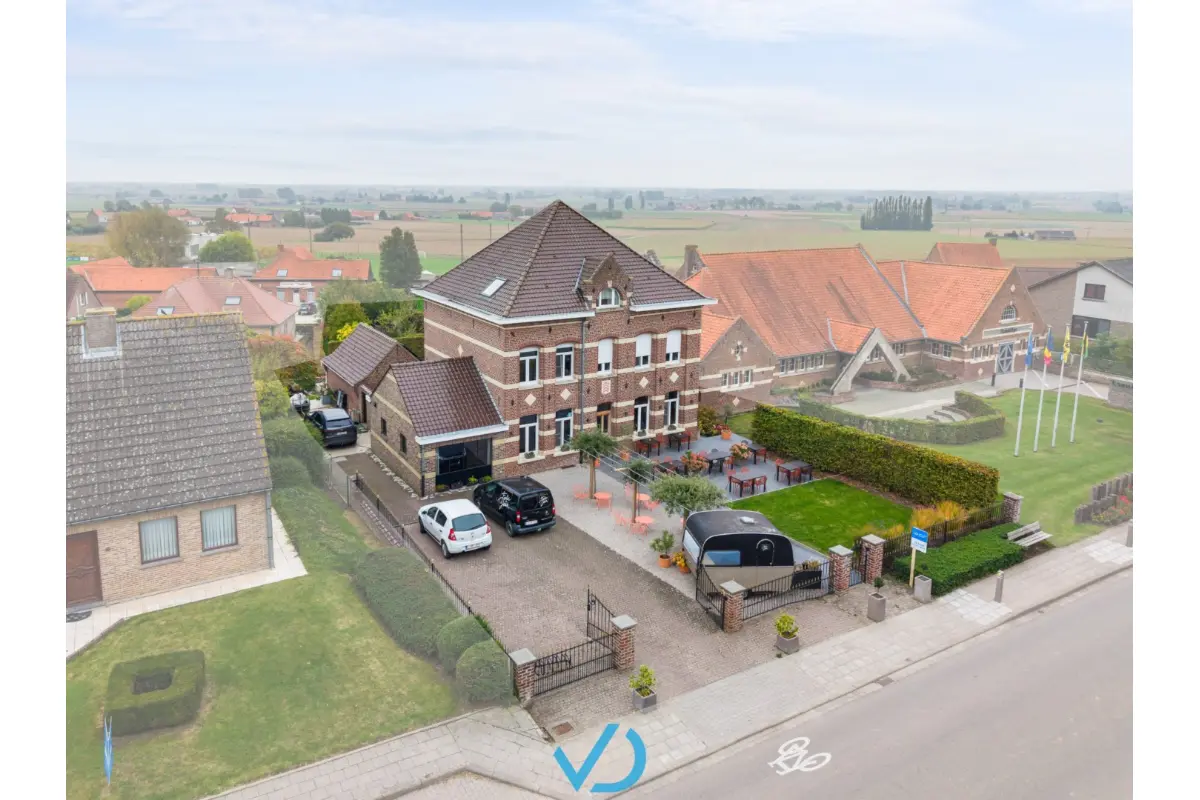 Herenhuis te  koop in Nieuwkerke 8950 799000.00€ 2 slaapkamers 319.00m² - Zoekertje 720817