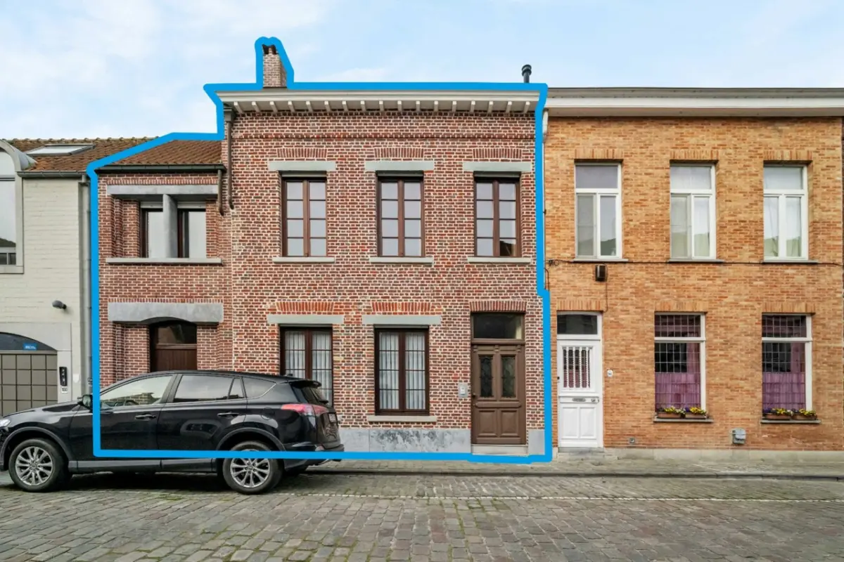 Huis te  koop in Brugge 8000 319000.00€ 3 slaapkamers 219.00m² - Zoekertje 721787