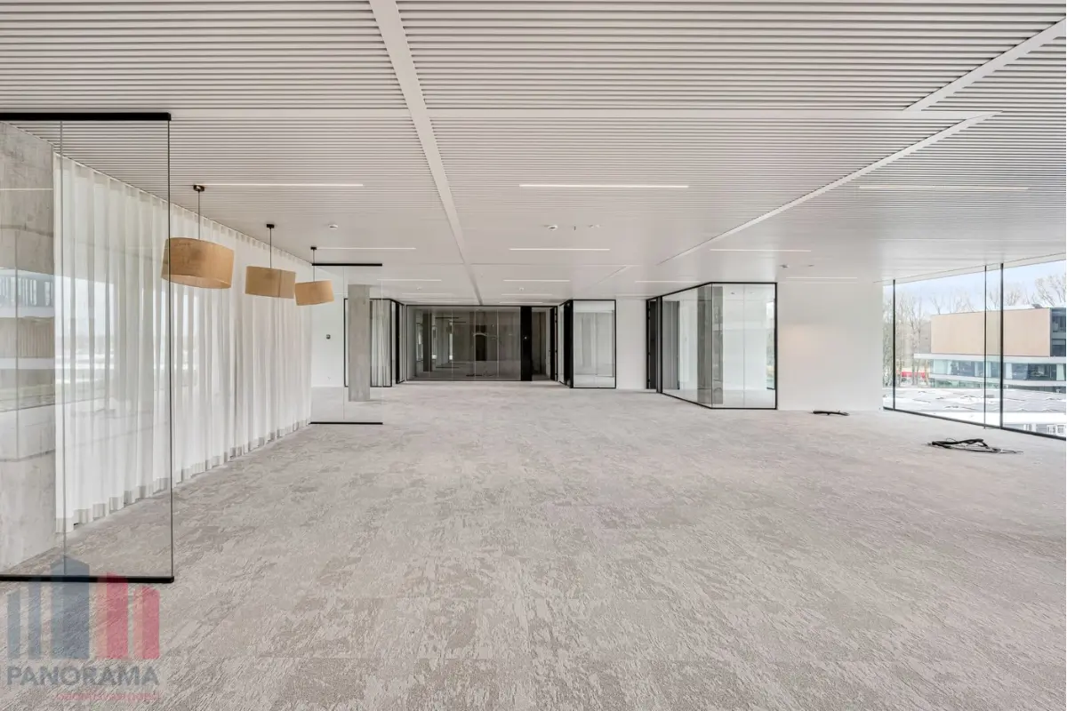 Handelszaak te  koop in Oostkamp 8020 2082000.00€  slaapkamers 693.00m² - Zoekertje 722334