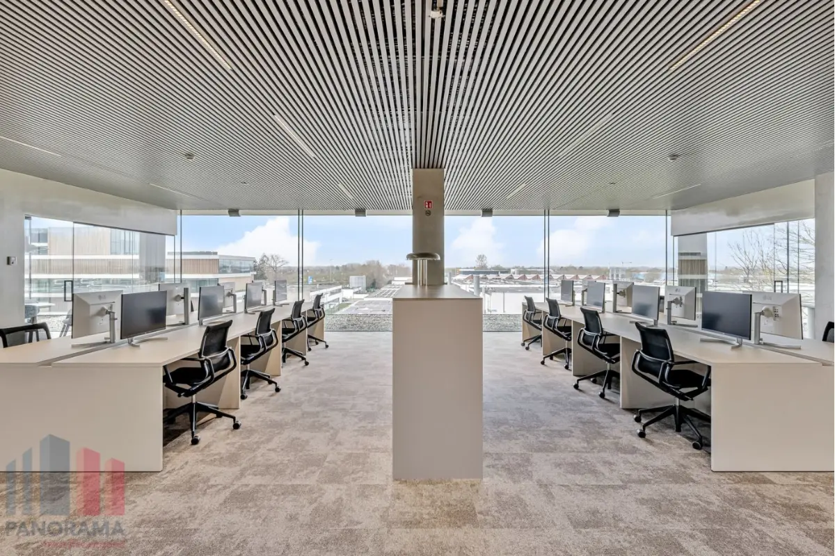 Handelszaak te  koop in Oostkamp 8020 0.00€  slaapkamers 532.00m² - Zoekertje 722331