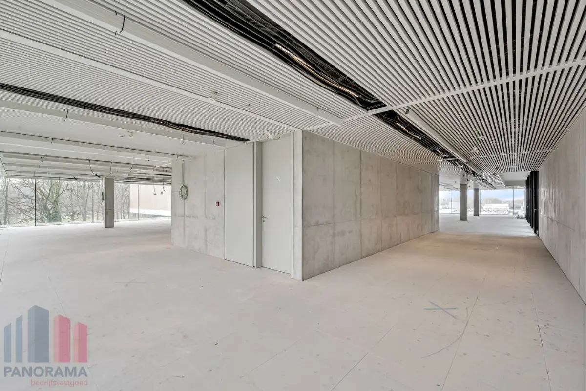 Handelszaak te  koop in Oostkamp 8020 0.00€  slaapkamers 754.00m² - Zoekertje 722332