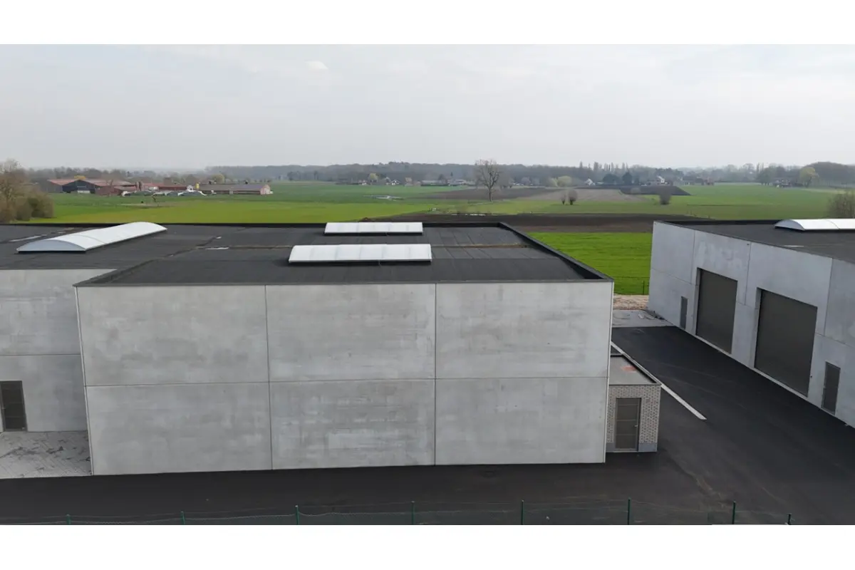 Handelszaak te  koop in Aartrijke 8211 443354.00€  slaapkamers m² - Zoekertje 722799
