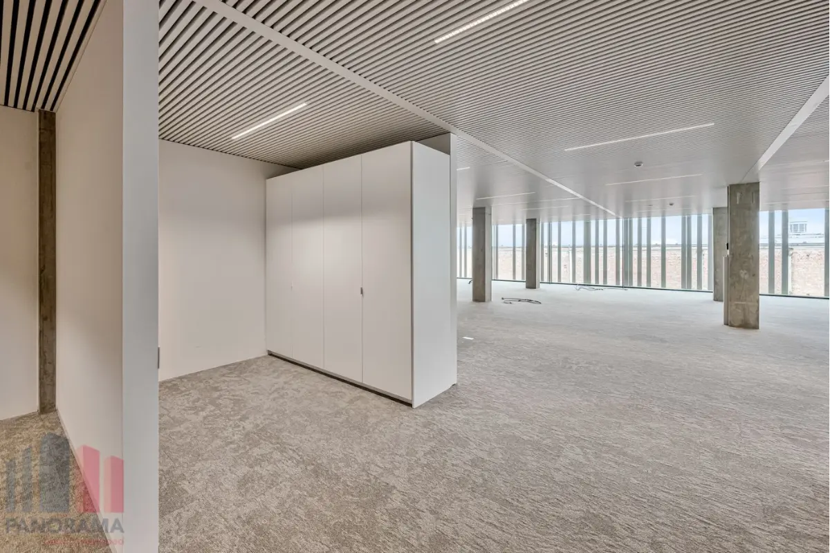 Handelszaak te  huur in Brugge 8000 4249.00€  slaapkamers 309.00m² - Zoekertje 723654