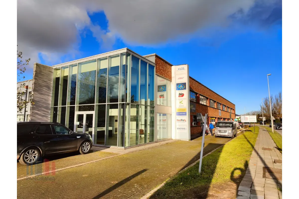 Handelszaak te  huur in Brugge 8000 1795.00€  slaapkamers 262.00m² - Zoekertje 727496