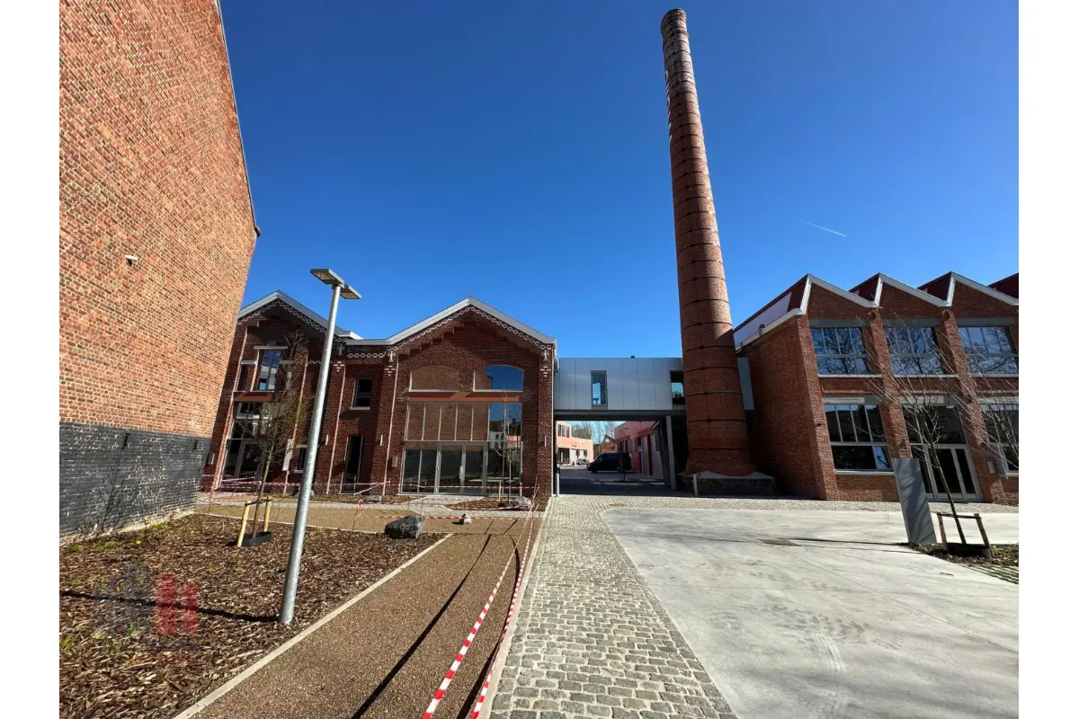 Handelszaak te  koop in Kortrijk 8500 734967.00€  slaapkamers 340.00m² - Zoekertje 727482