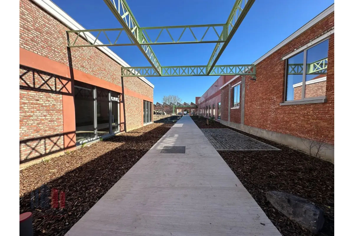 Handelszaak te  koop in Kortrijk 8500 801694.00€  slaapkamers 397.00m² - Zoekertje 727481