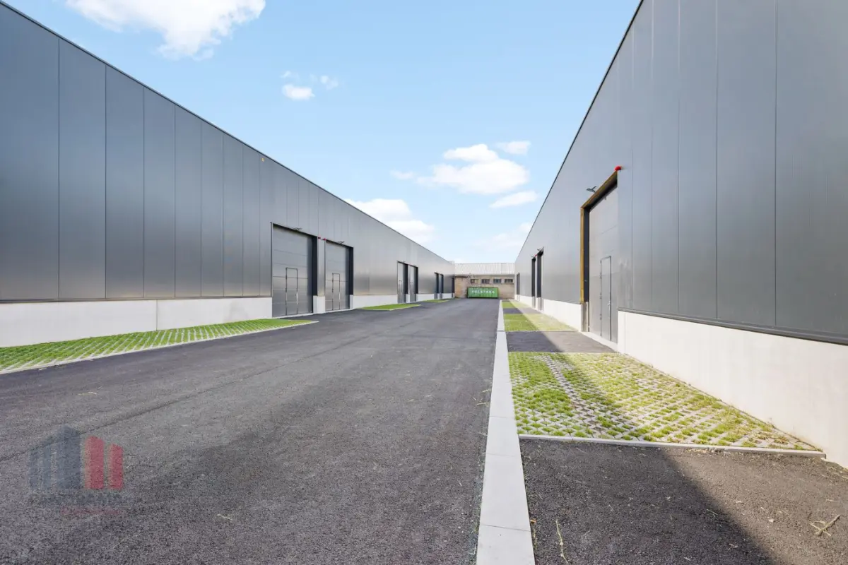 Handelszaak te  koop in Zedelgem 8210 347500.00€  slaapkamers 228.00m² - Zoekertje 728679