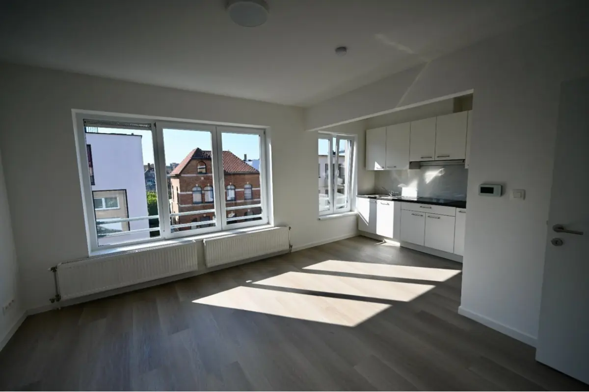 Appartement te  huur in Oostende 8400 795.00€ 2 slaapkamers m² - Zoekertje 728412