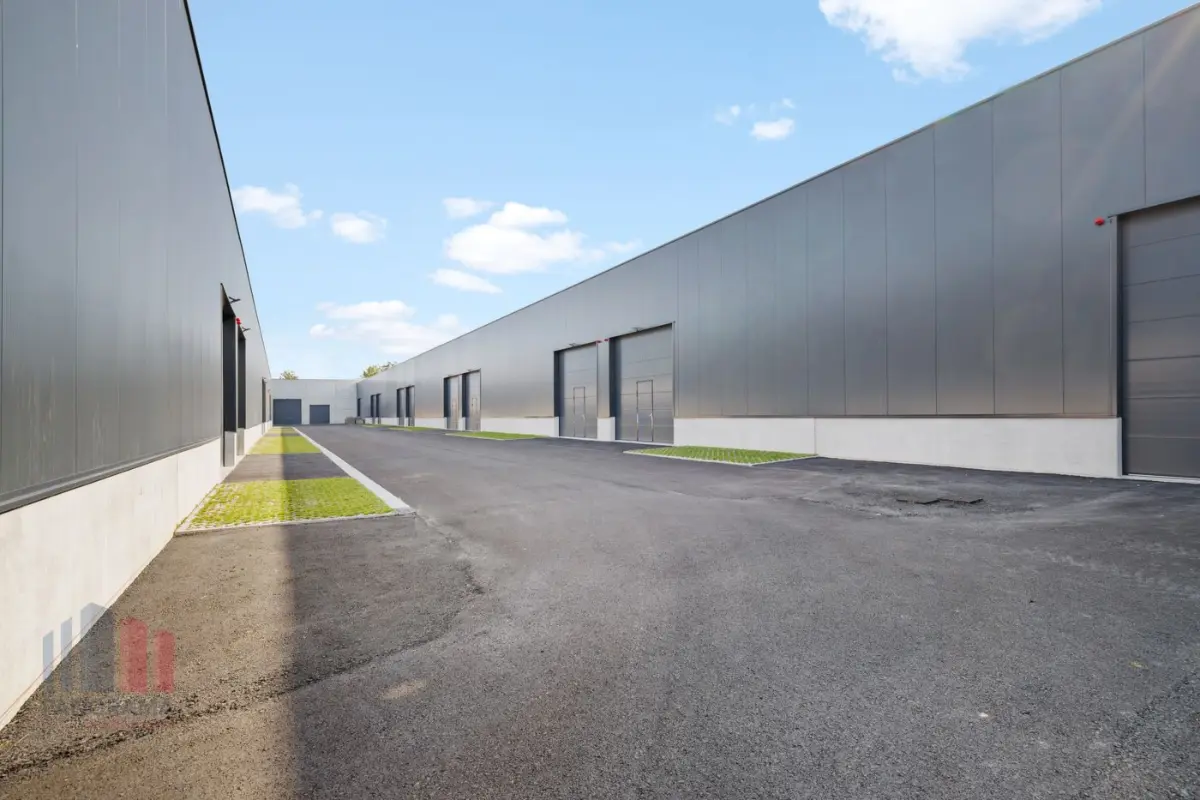 Handelszaak te  koop in Zedelgem 8210 343125.00€  slaapkamers 225.00m² - Zoekertje 728680