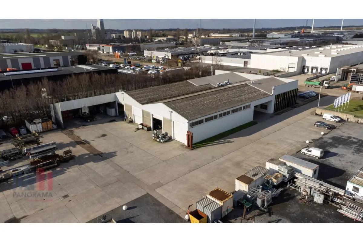 Handelszaak te  koop in Ieper 8900 2950000.00€  slaapkamers 2537.00m² - Zoekertje 728716