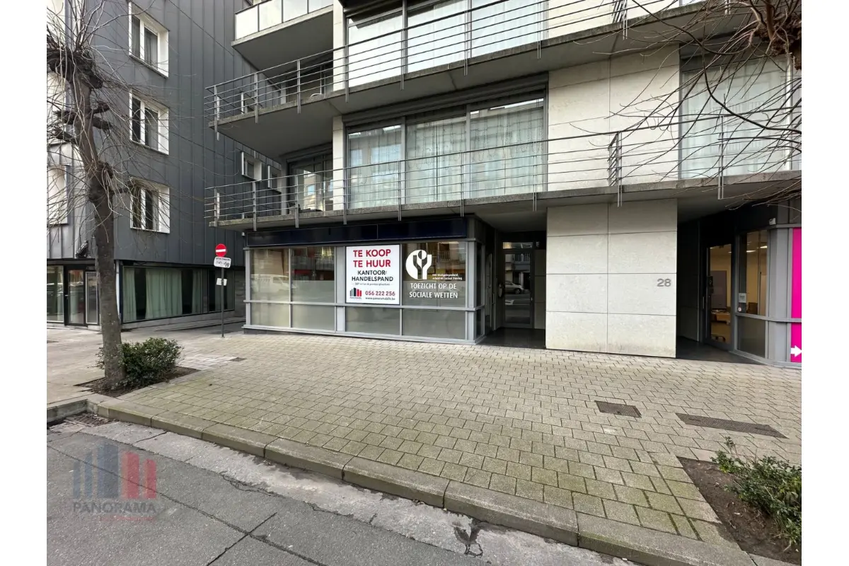 Handelszaak te  koop in Kortrijk 8500 830000.00€  slaapkamers 387.00m² - Zoekertje 728719