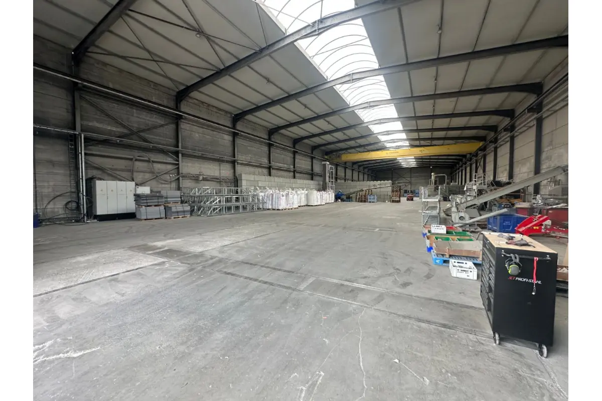Handelszaak te  huur in Sint-Eloois-Vijve 8793 5650.00€  slaapkamers 2250.00m² - Zoekertje 730240