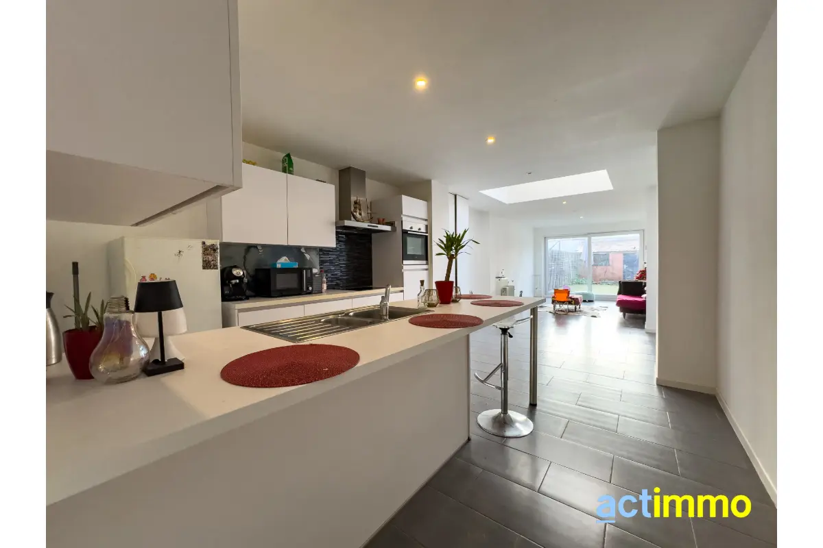 Huis te  koop in Menen 8930 195000.00€ 4 slaapkamers 134.00m² - Zoekertje 730408