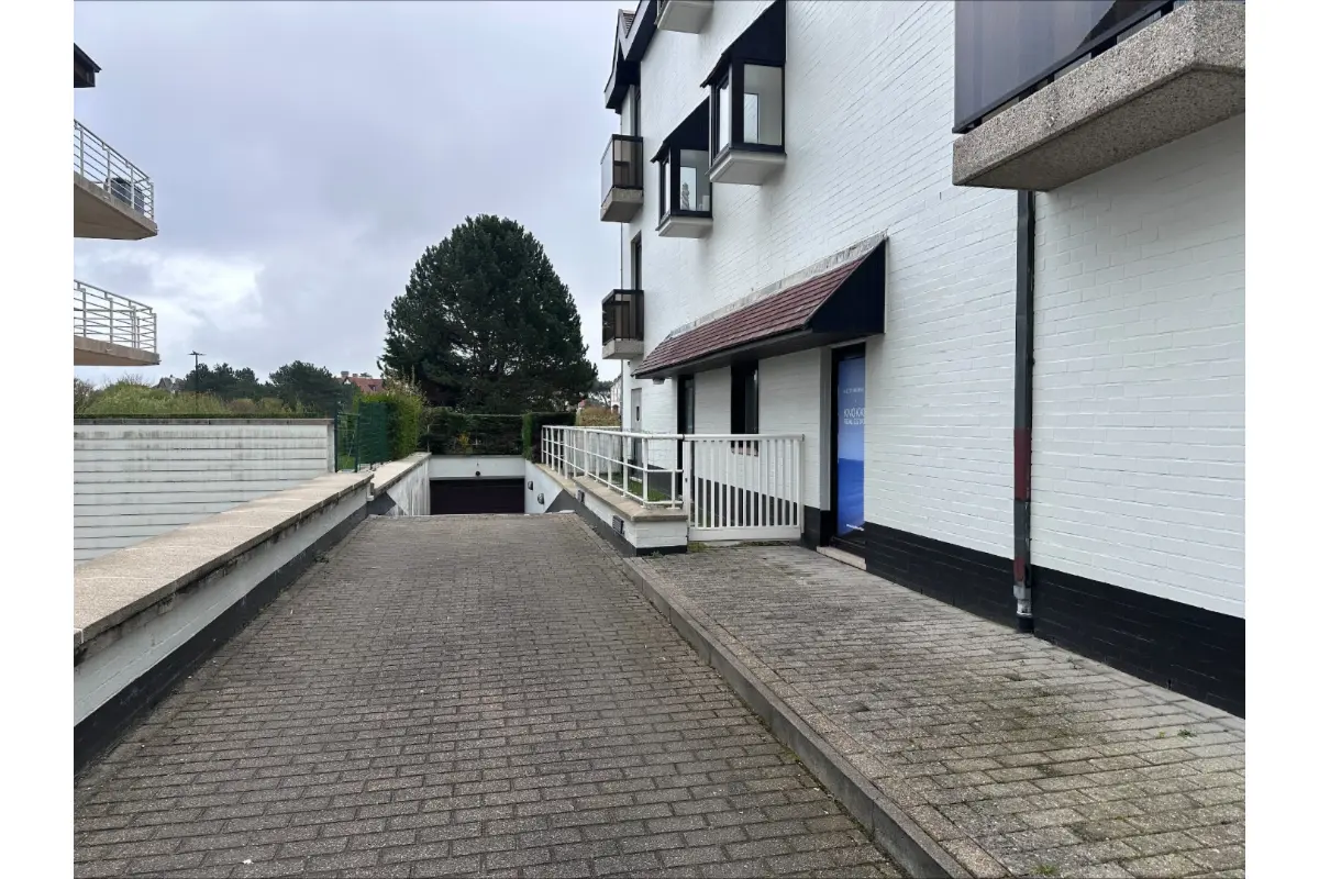Parking & garage te  huur in Knokke 8300 180.00€  slaapkamers m² - Zoekertje 730174