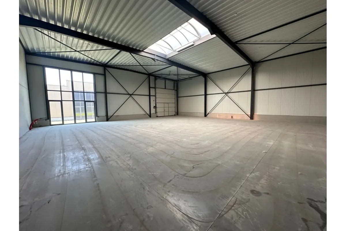 Handelszaak te  koop in Wevelgem 8560 399899.00€  slaapkamers 340.00m² - Zoekertje 730246