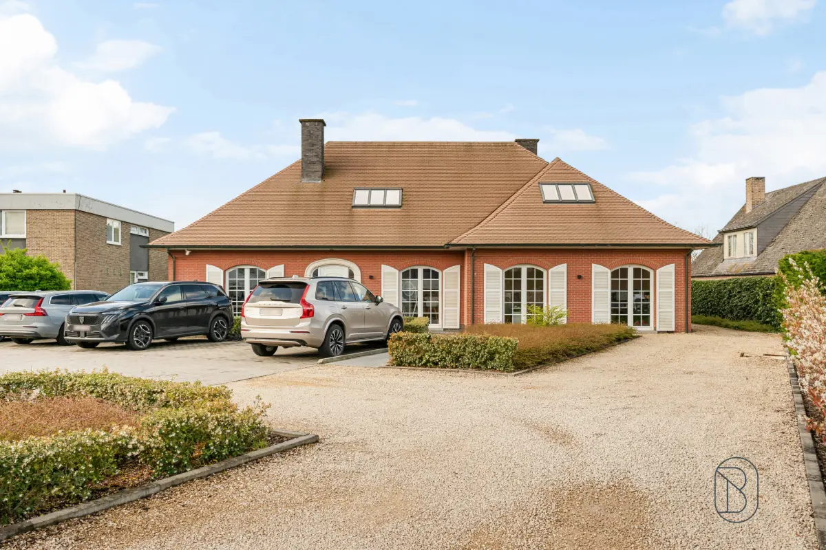 Handelszaak te  koop in Waregem 8790 845000.00€  slaapkamers 355.00m² - Zoekertje 730838