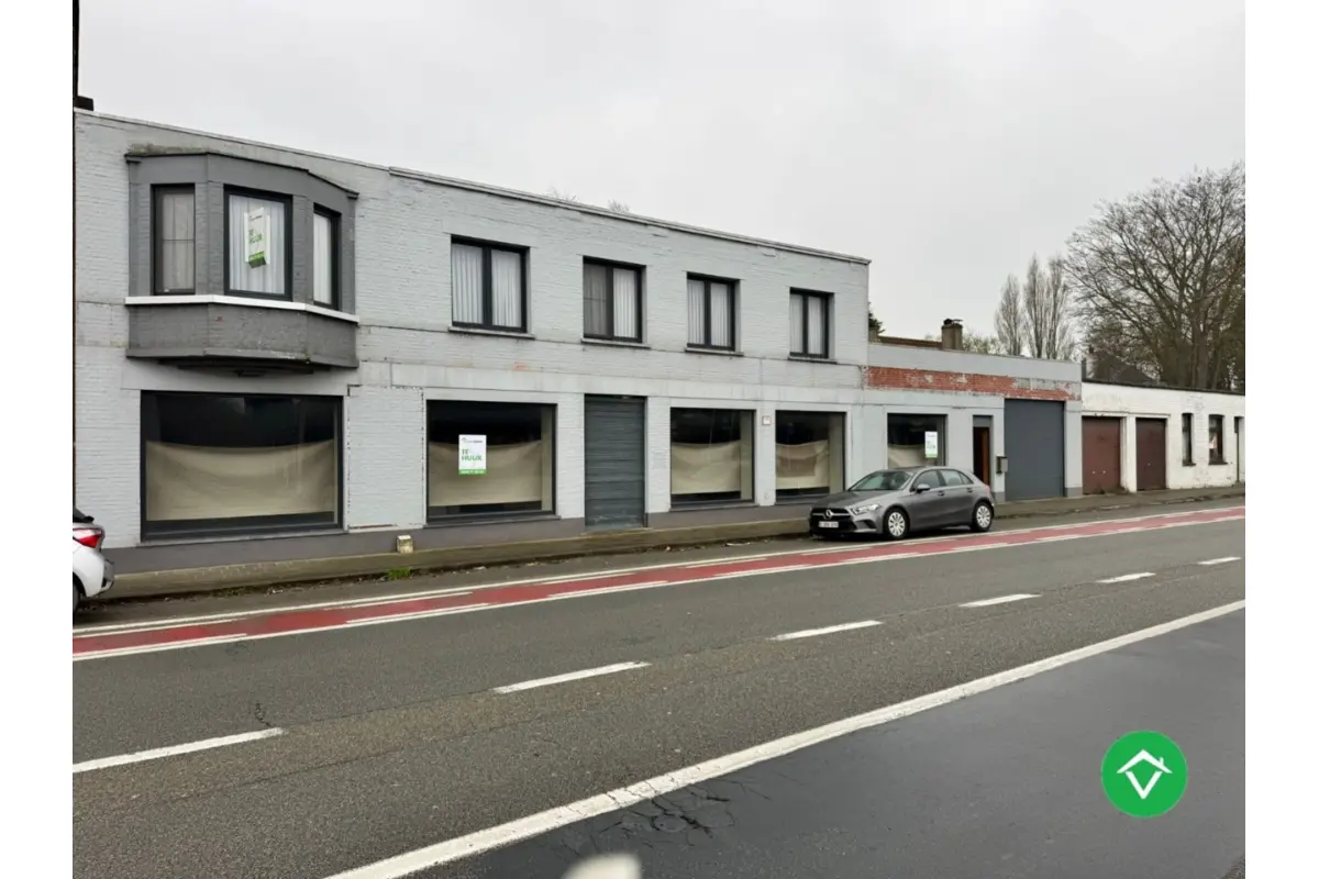 Handelszaak te  huur in Gistel 8470 2000.00€  slaapkamers m² - Zoekertje 731336