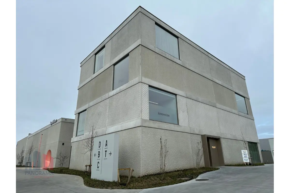 Handelszaak te  koop in Zwevegem 8550 650925.00€  slaapkamers 322.00m² - Zoekertje 732764