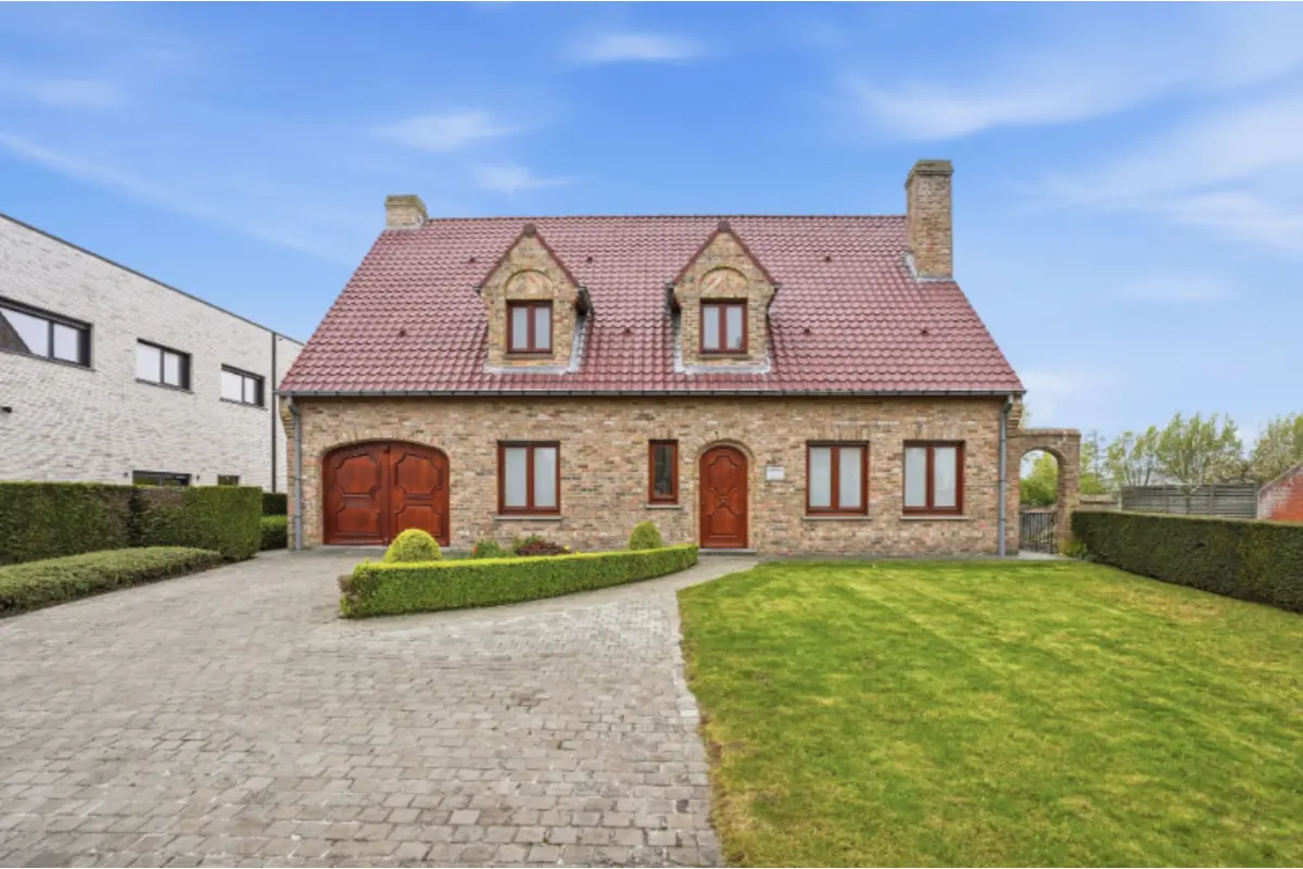 Huis te  koop in Diksmuide 8600 510000.00€ 5 slaapkamers m² - Zoekertje 733884
