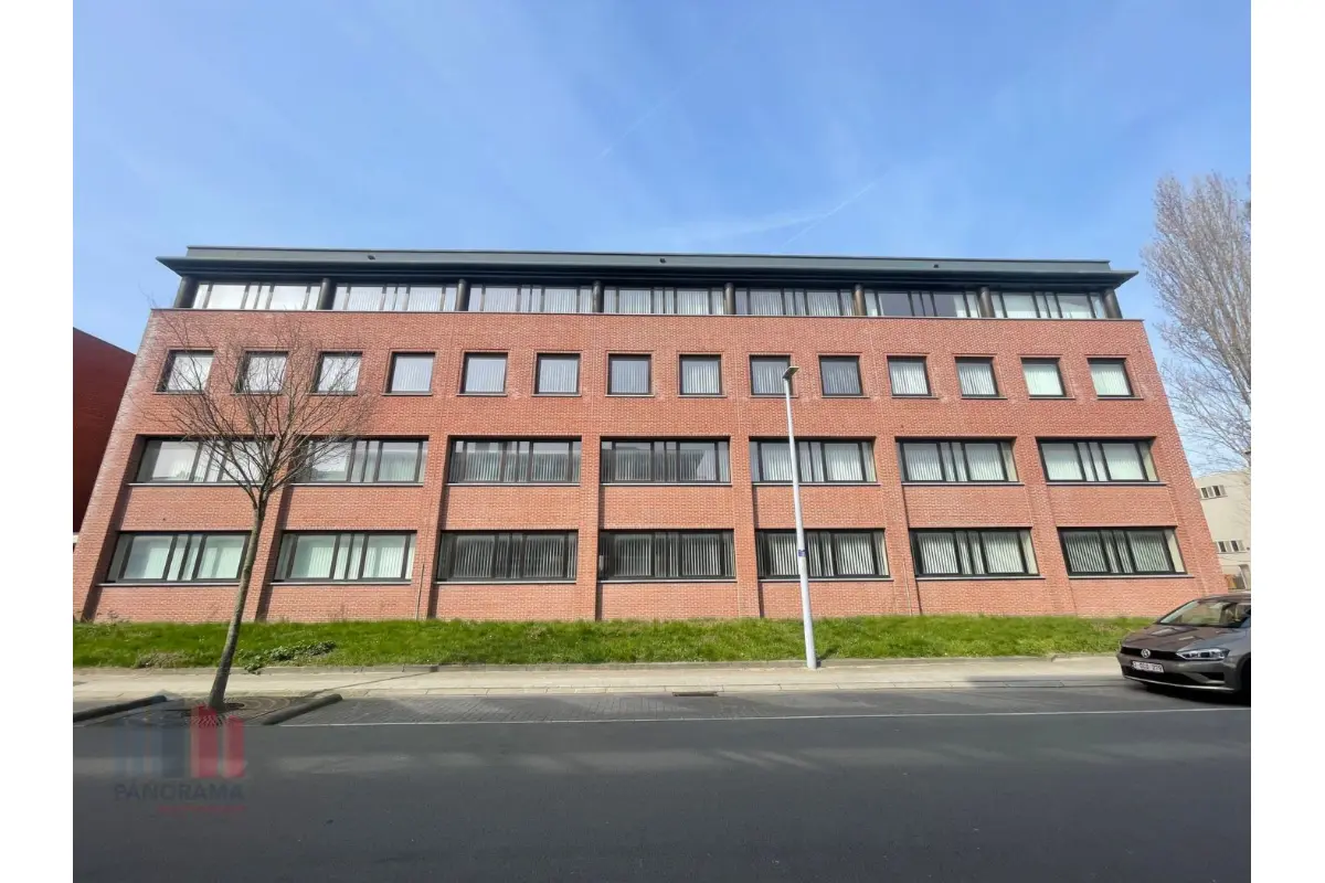 Handelszaak te  huur in Brugge 8000 17537.00€  slaapkamers 2806.00m² - Zoekertje 733898