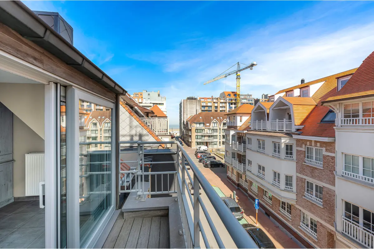 Appartement te  koop in Heist-aan-Zee 8301 575000.00€ 2 slaapkamers 122.00m² - Zoekertje 735592