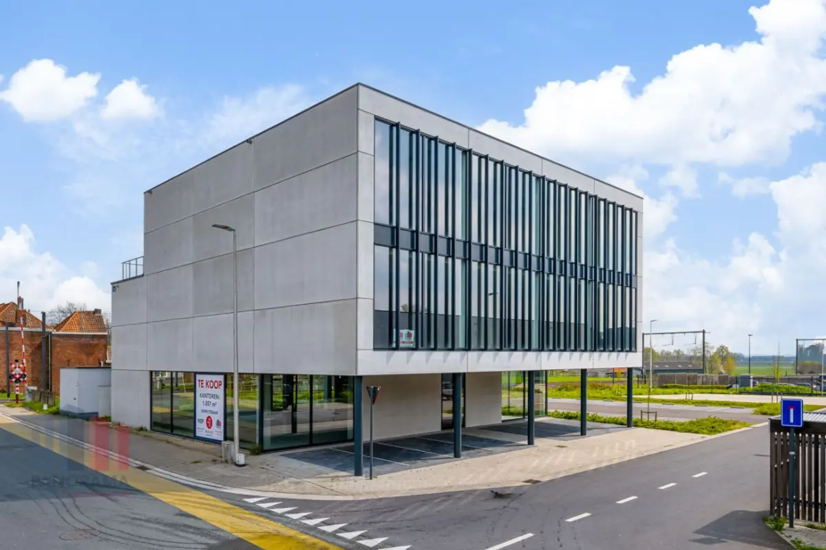 Handelszaak te  huur in Lendelede 8860 3219.00€  slaapkamers 309.00m² - Zoekertje 737138