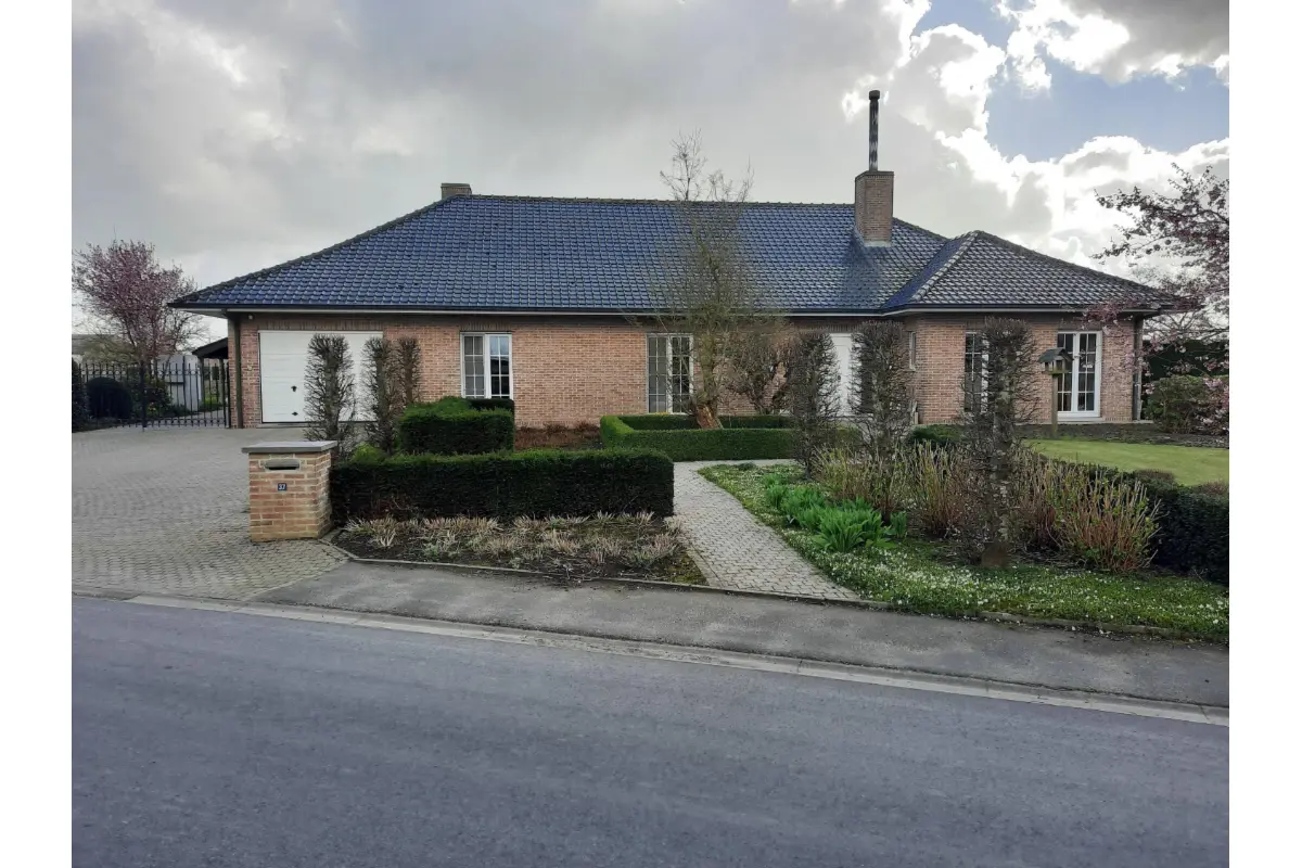 Villa te  koop in Oostnieuwkerke 8840 599000.00€ 4 slaapkamers m² - Zoekertje 736775
