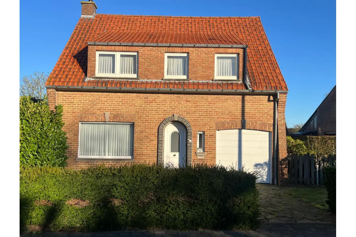 Huis te  koop in Lauwe 8930 259000.00€ 3 slaapkamers m² - Zoekertje 737381
