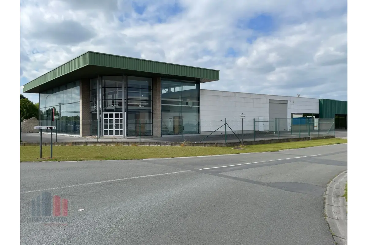 Handelszaak te  huur in Meulebeke 8760 3600.00€  slaapkamers 670.00m² - Zoekertje 738045