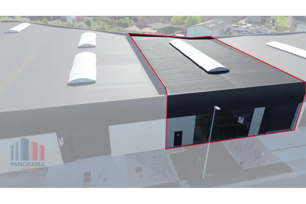 Handelszaak te  koop in Oostkamp 8020 658836.00€  slaapkamers 549.00m² - Zoekertje 738046