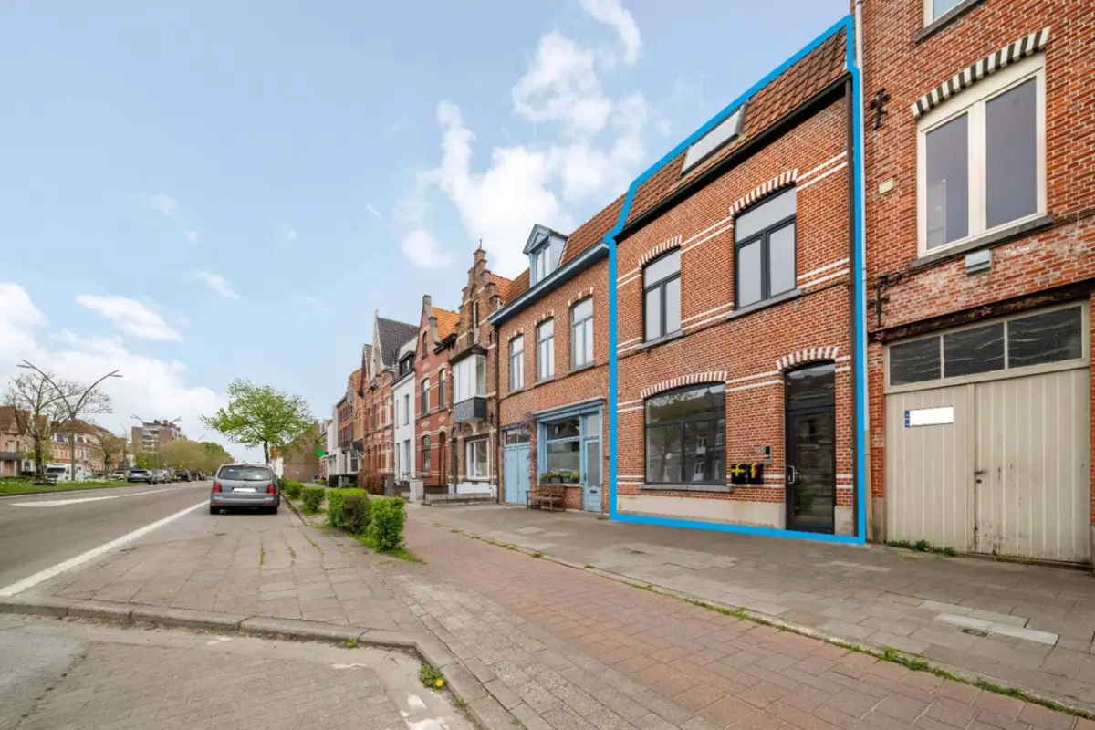 Huis te  koop in Assebroek 8310 399000.00€ 3 slaapkamers m² - Zoekertje 739083