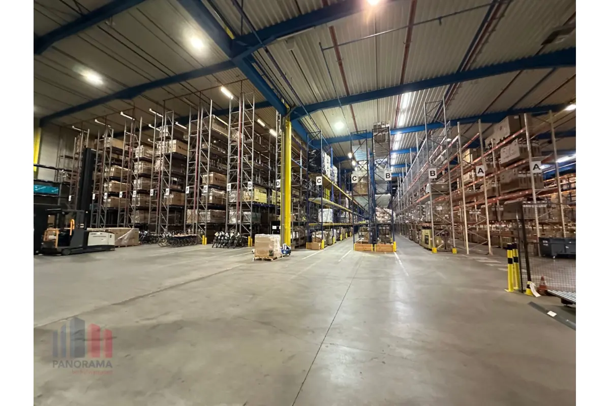 Handelszaak te  huur in Wielsbeke 8710 8750.00€  slaapkamers 2500.00m² - Zoekertje 738946