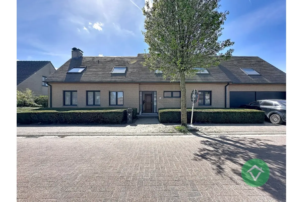 Huis te  huur in Koekelare 8680 1095.00€ 3 slaapkamers m² - Zoekertje 739648